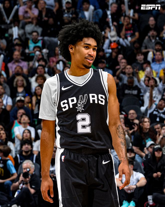 以持球发动 以持球发动